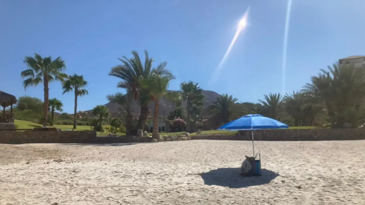 Welcome to El Caimancito Beach