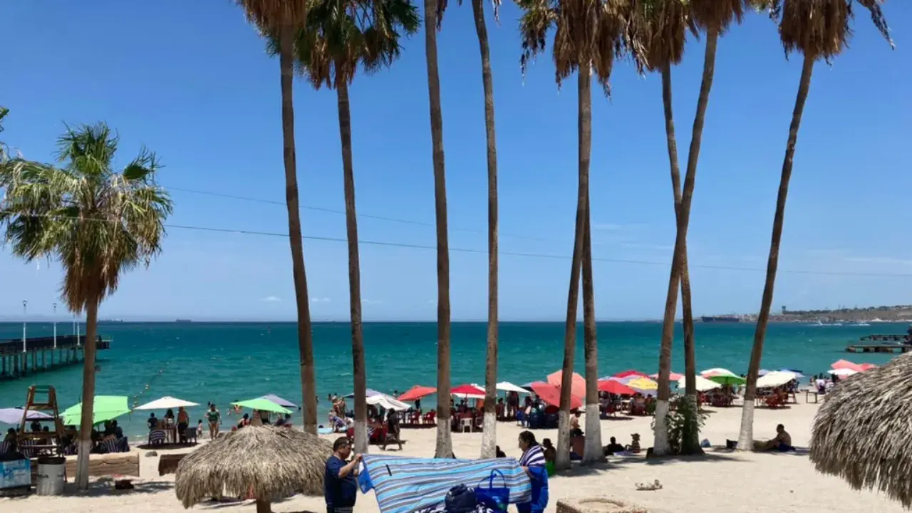 Coromuel is a nice beach, full of services for you.